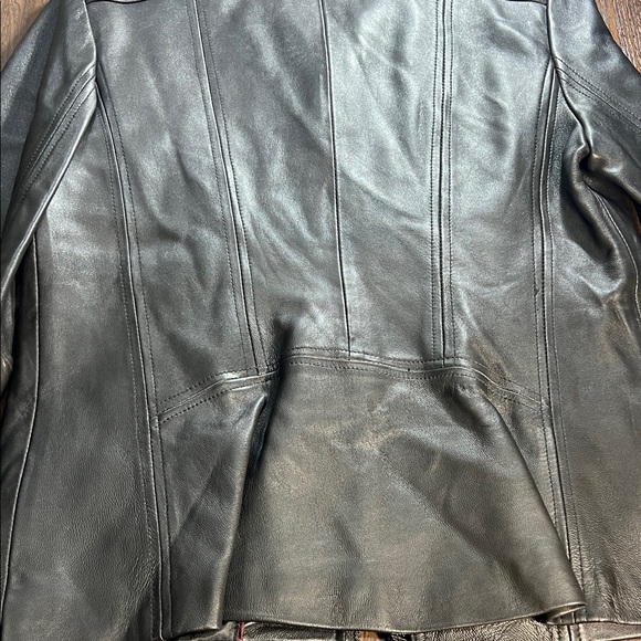 Wilsons Leather Women's Classic Black Jacket - Picture 11 of 12
